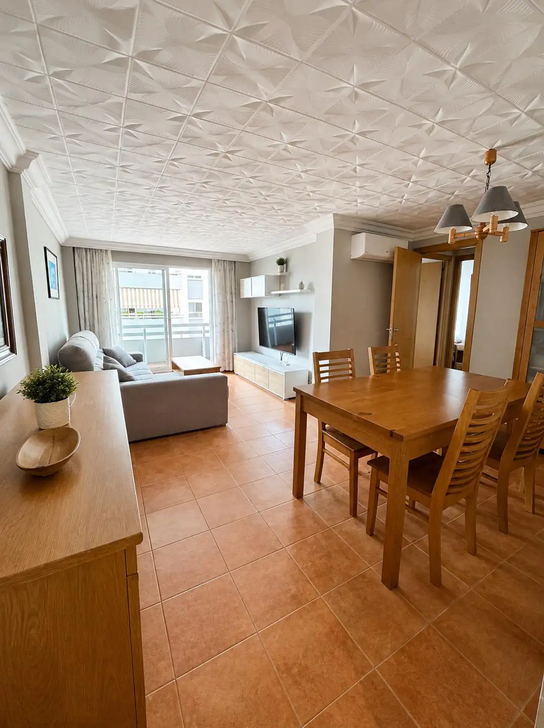 Salón comedor de la vivienda de Susan Castillo en Calle San Vicente de Paul, Palma