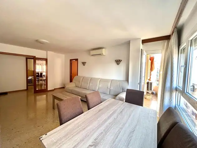 Salón de la vivienda de Claudia Suárez en Calle Alfonso el Magnànim, Palma