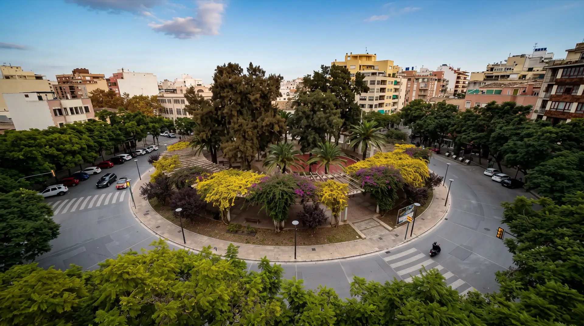 Vista aérea de una plaza en Palma de Mallorca