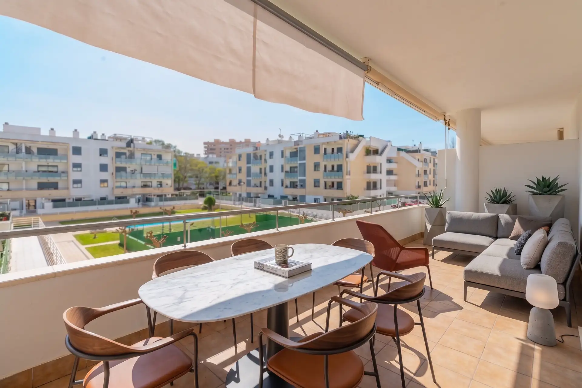 The balcony of a flat in Palma de Mallorca, available to rent